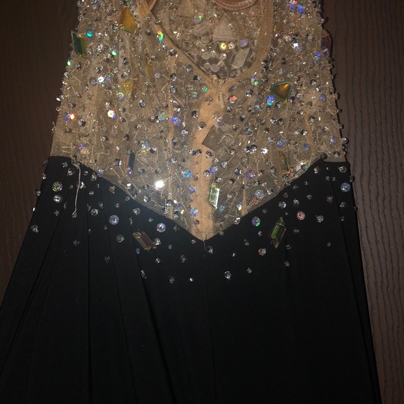 Black sequenced mesh prom dress - Picture 6 of 8